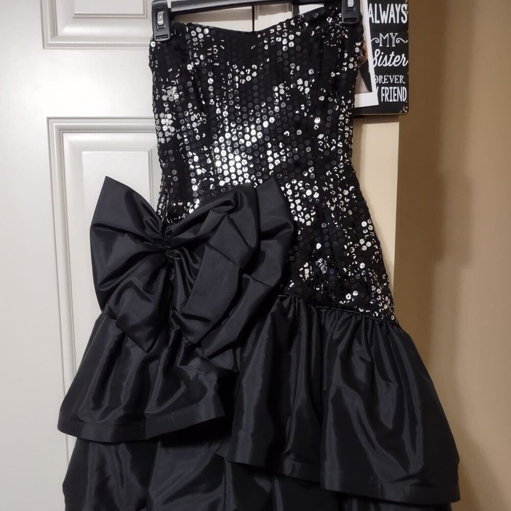 Black and SIlver Strapless Cocktail/Prom Dress